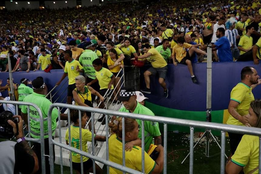 Crowd violence delays start of Argentina v Brazil World Cup qualifier