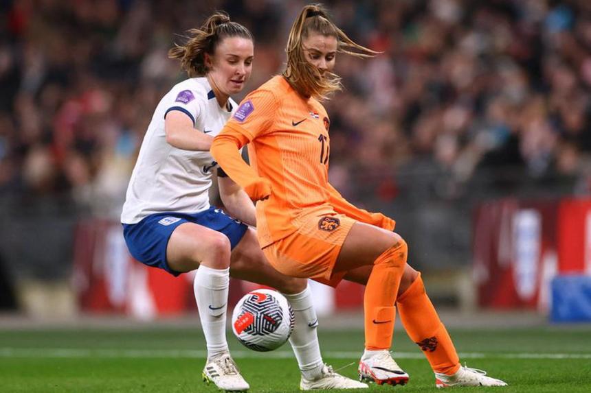 England roar back to beat Netherlands 32 and keep Paris dreams alive