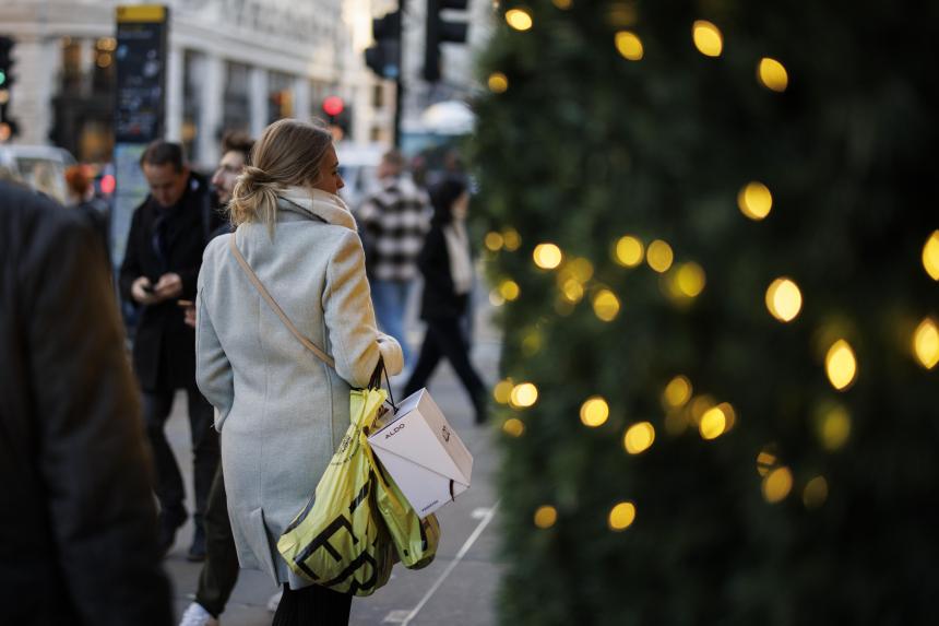 UK Christmas sales off to weak start as Brits delay spending | The