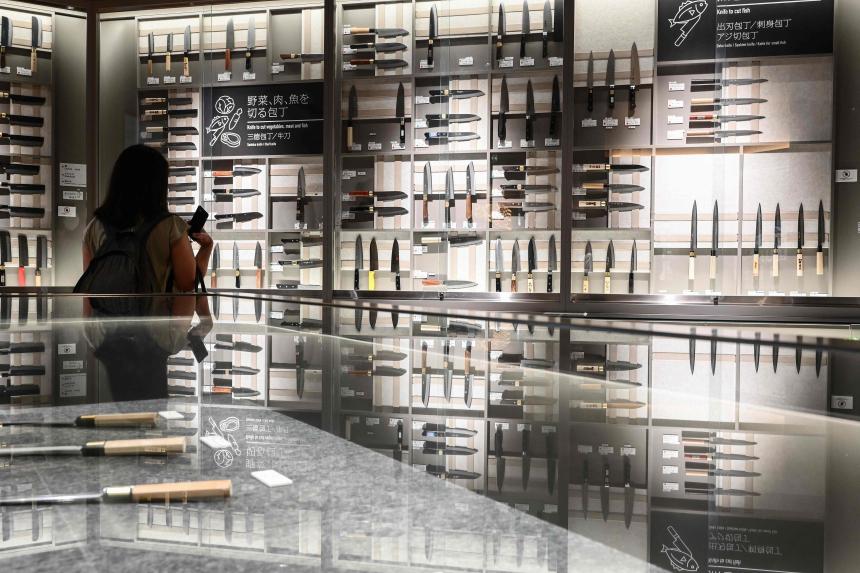 Sakai knives draw global fans to Japanese city, sharpening sales The