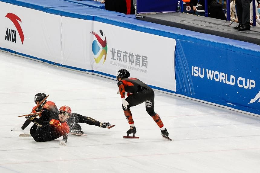 中国奥运金牌得主谴责“恶意”网络辱骂