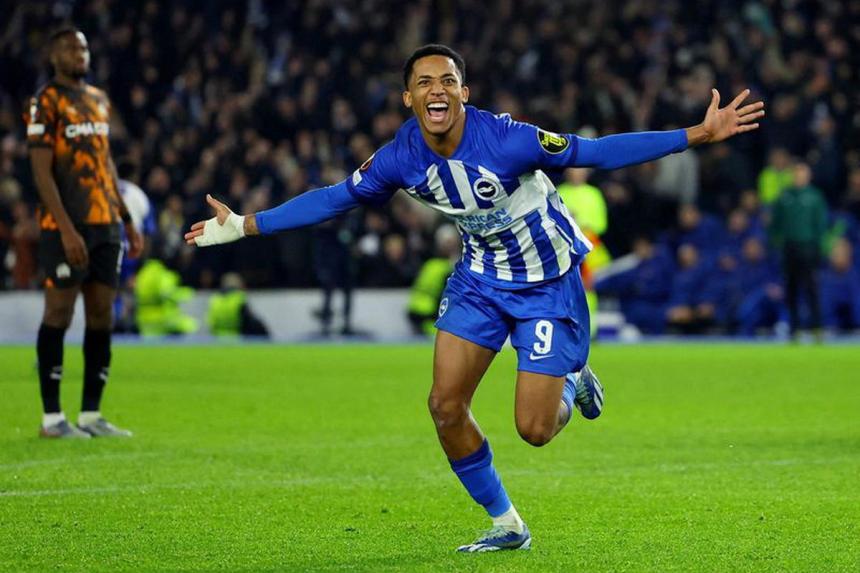 Late Pedro goal gives Brighton win over Marseille and top spot in