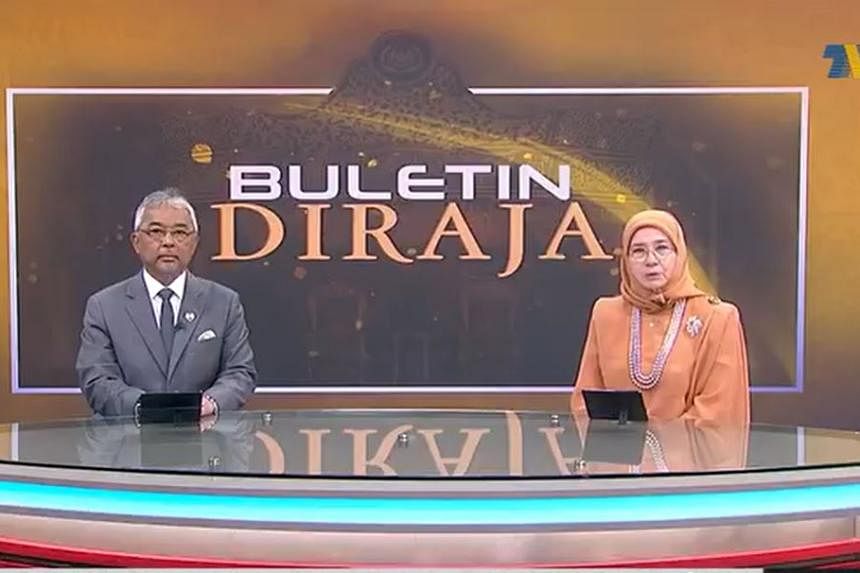 马来西亚国王和王后首次在电视上担任新闻主播赢得人心