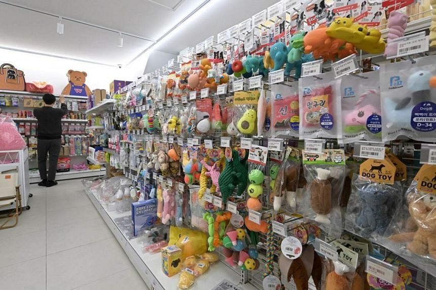 Convenience stores become popular among foreign tourists - The Korea Times