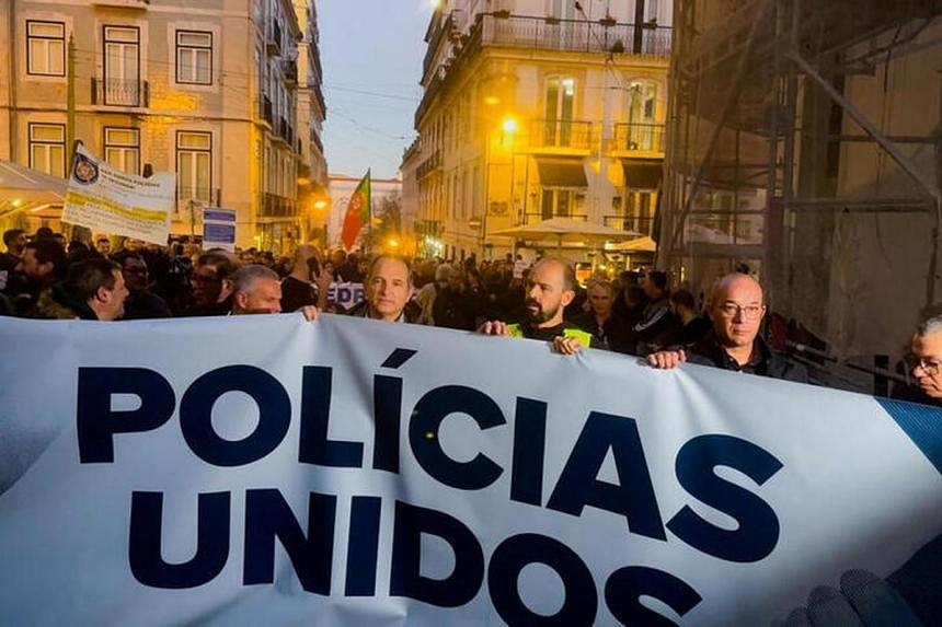 Thousands Of Portuguese Police Protest Over Wages Hazard Pay The   LYNXMPEK0O08Y 1 