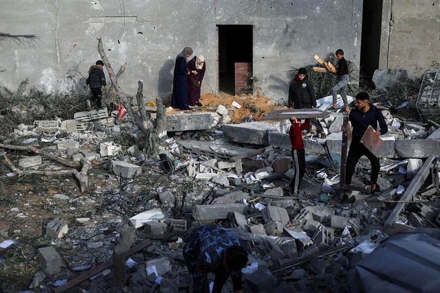 Israeli Tanks Batter Hospital Districts In Gaza's Khan Younis | The ...