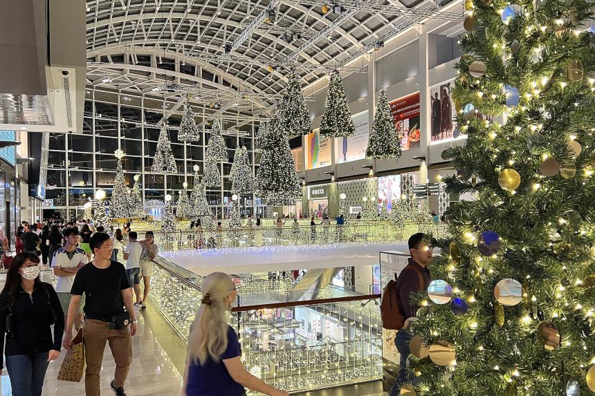 Singapore retail sales dip 0.4% in December, reversing November’s rise