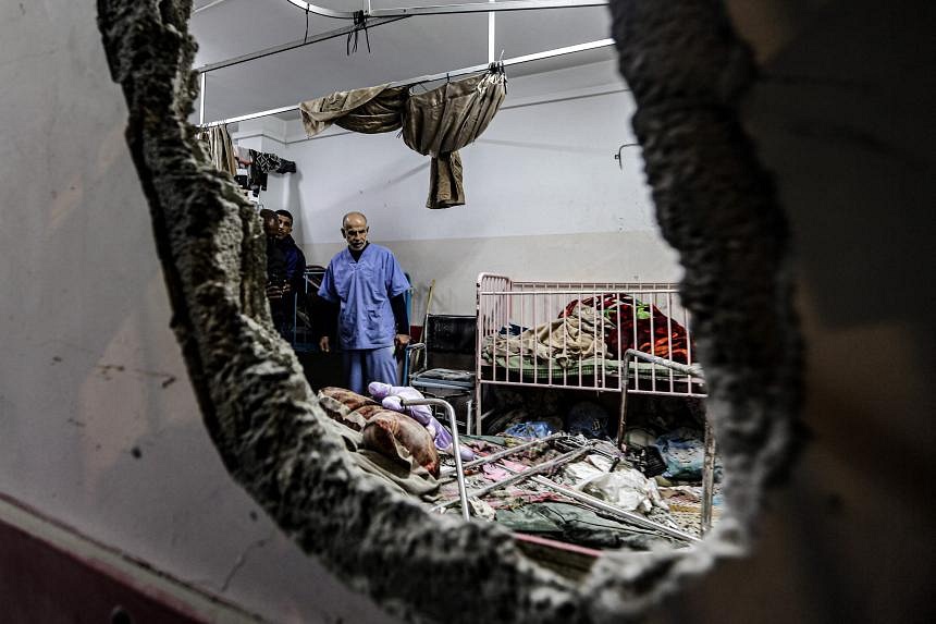 Israel Raids Main Gaza Hospital As Concerns Over Rafah Offensive Grow ...