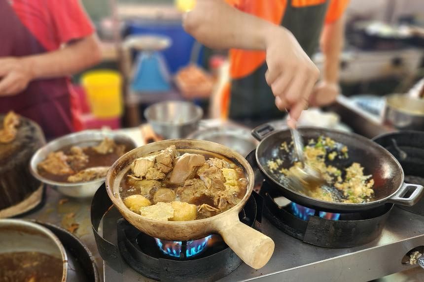 马来西亚决定将肉骨茶列为传统菜肴引发争议