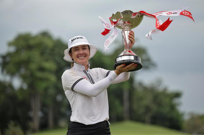 ଏଚ୍. ଏସ୍. ବି. ସି. ମହିଳା ବିଶ୍ୱ ଚାମ୍ପିଅନ୍ସିପ୍-ଗୋଟିଏ ସଟ୍ରେ ସବୁଜ ବିଜଯ