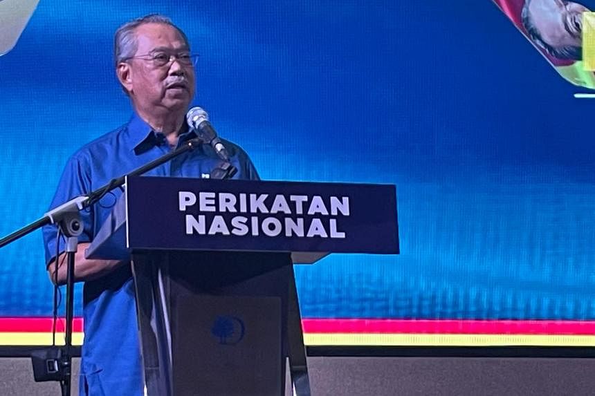 马来西亚反对党领袖慕尤丁挑战安瓦尔腾出土团党叛逃者席位