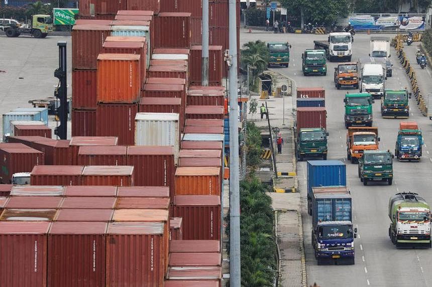 Surplus perdagangan Indonesia pada bulan Februari merupakan yang terendah dalam 9 bulan terakhir