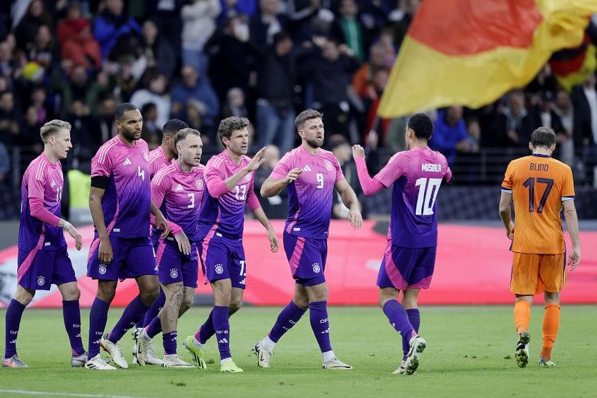 Niklas Volkrug scoort een laat doelpunt en leidt Duitsland langs Nederland