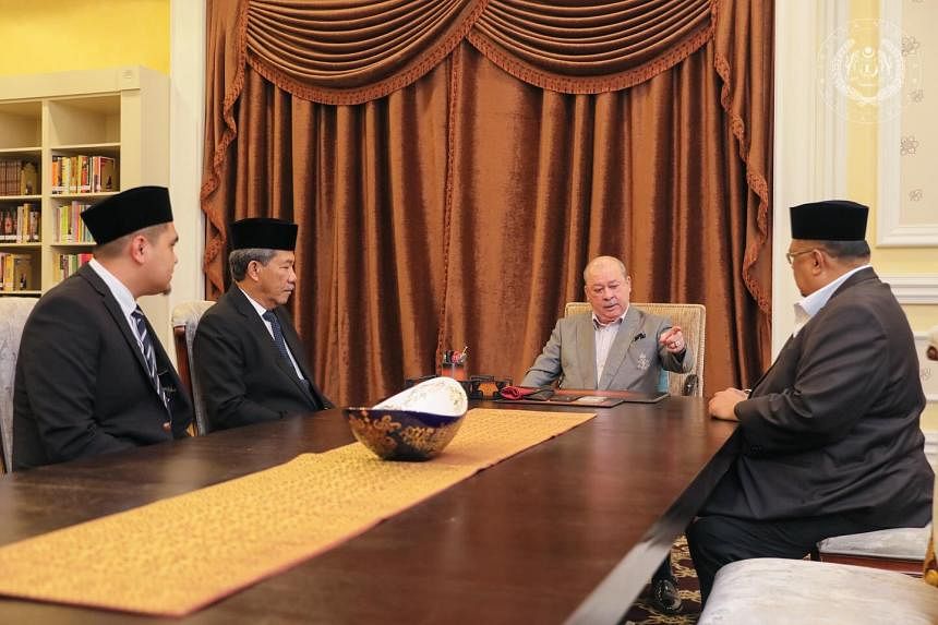 马来西亚国王敦促巫统和民主行动党领导人避免极端观点并团结人民