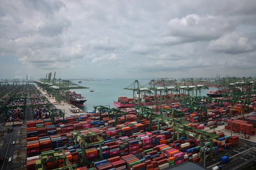 Singapore key exports slump 20.7% in March, worse than expected