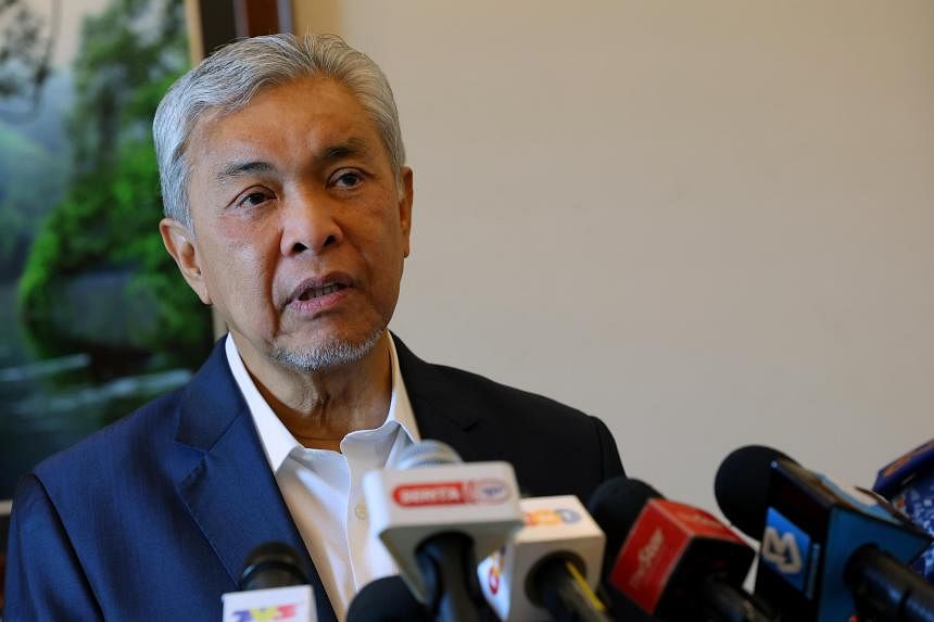马来西亚副总理扎希德声称看到皇家命令将纳吉布软禁