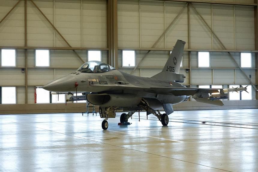 Dutch deliver three more F-16s for training Ukrainian pilots in Romania