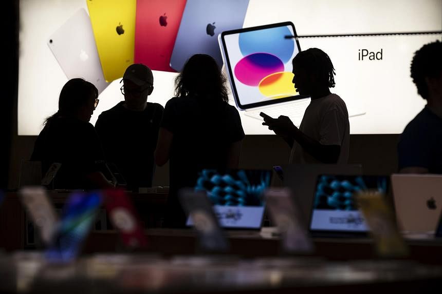 Apple apologises for iPad ‘Crush’ ad after backlash | The Straits Times