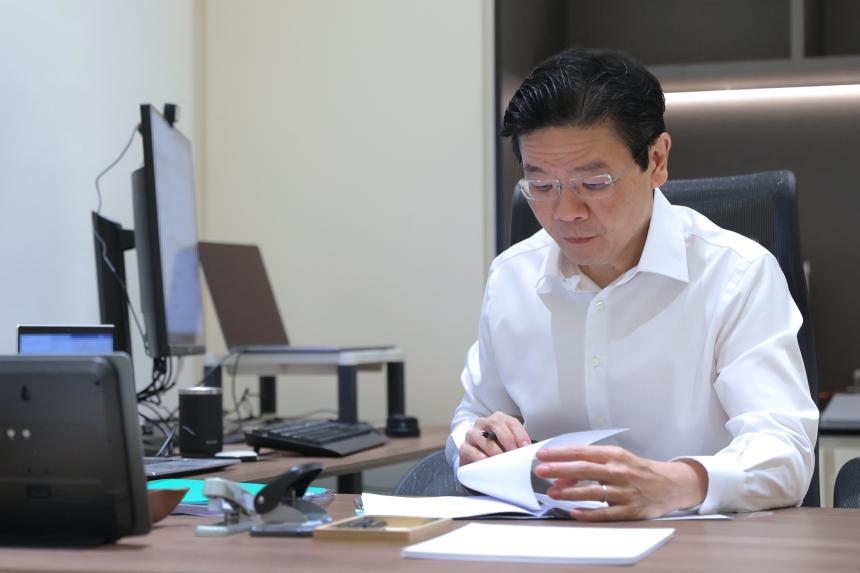 Erste Kabinettssitzung und eine volle Agenda vor sich: PM Wong an seinem ...