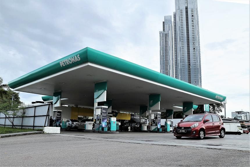 马来西亚总理安瓦尔宣布燃油补贴合理化 – 海峡时报