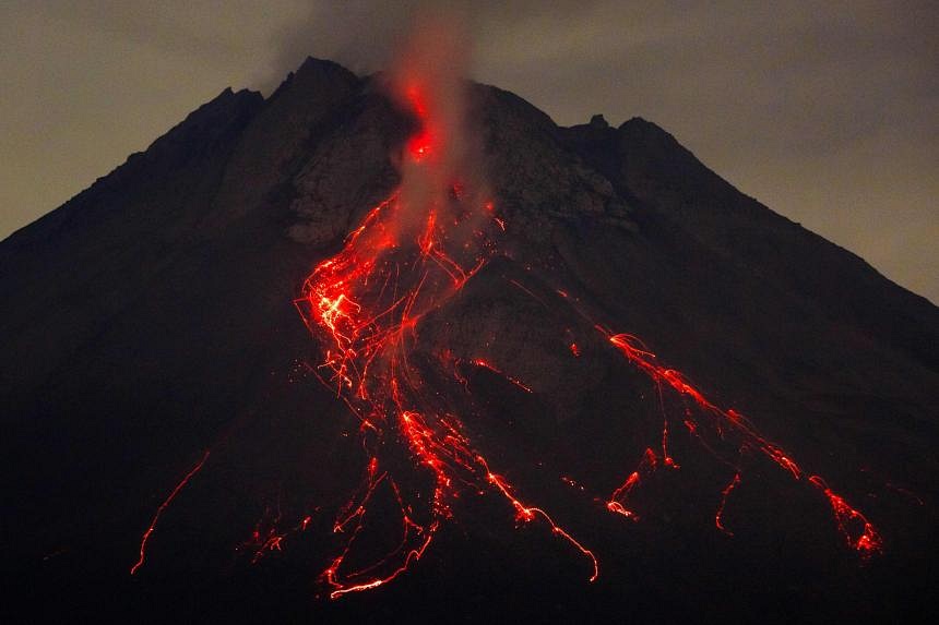 Indonesia Volcano Belches Ash Tower 2km Into The Sky 