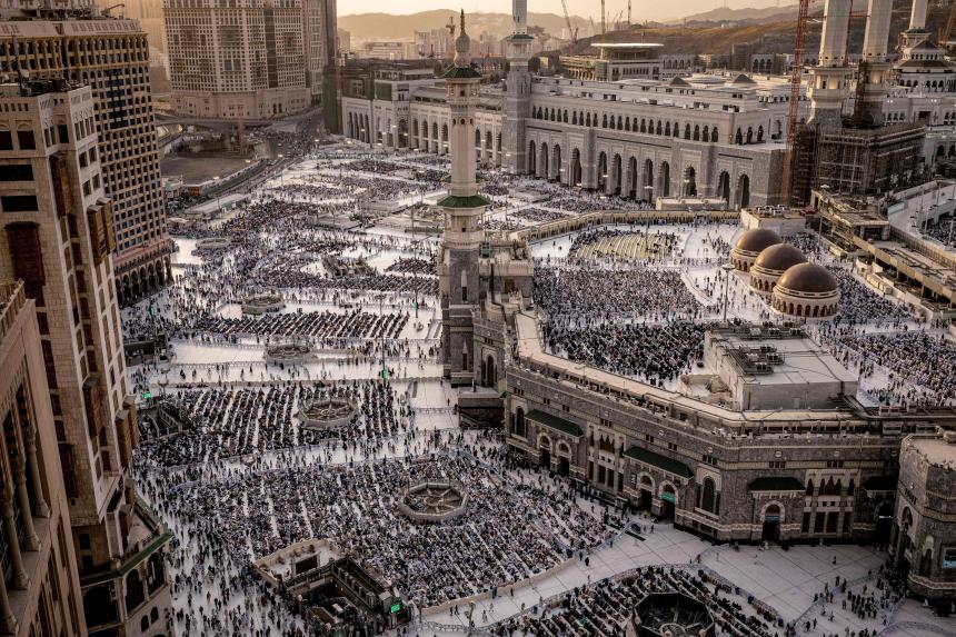 Gaza war hangs over haj as pilgrims flock to Mecca The Straits Times
