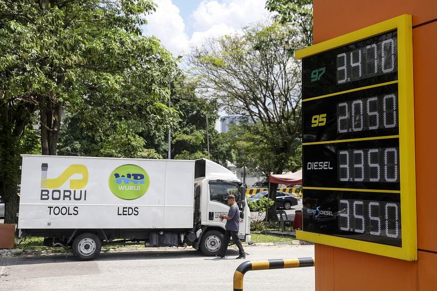 消费者组织称马来西亚削减柴油补贴后，RON95 汽油将成为下一个目标