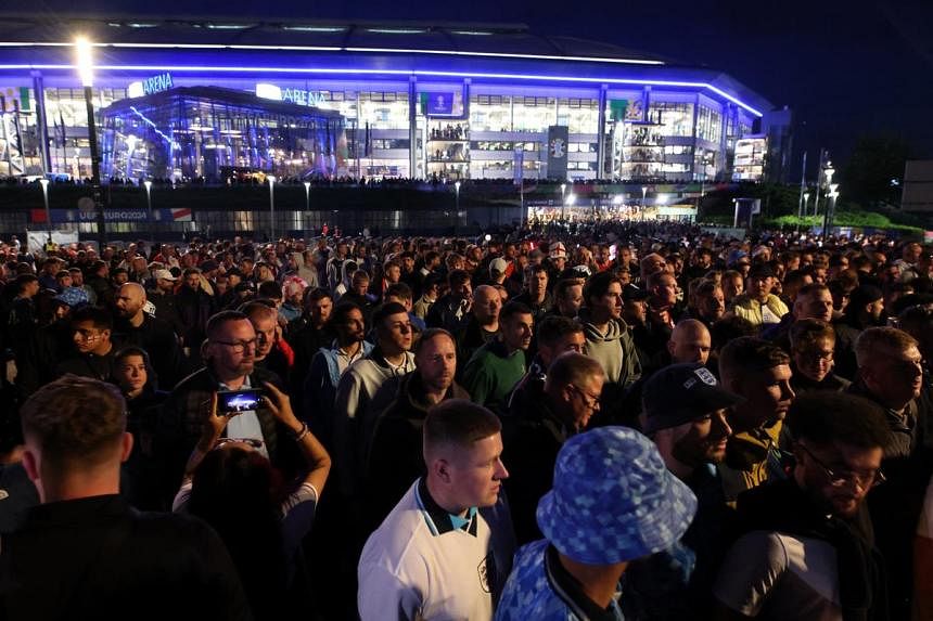 Fans tell of travel chaos in Gelsenkirchen after England-Serbia game
