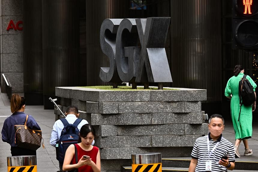 STI dips 0.1% as regional central banks hold rates steady