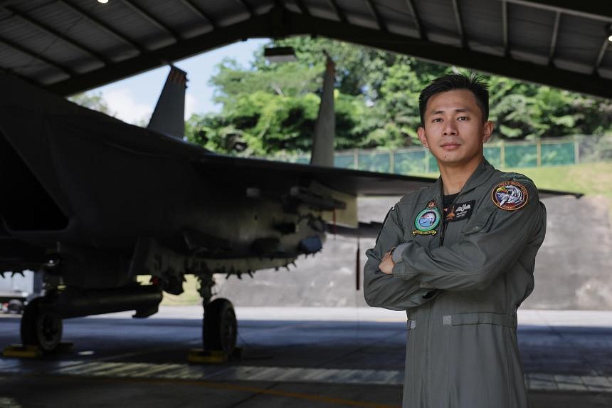 SAF hands out Best Unit Awards; RSAF’s 142 Squadron, RSS Indomitable ...