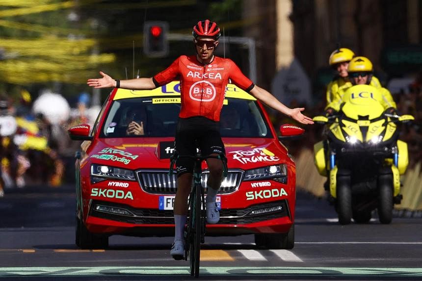 Tadej Pogacar claims Tour de France lead, while Jonas Vingegaard shows great form