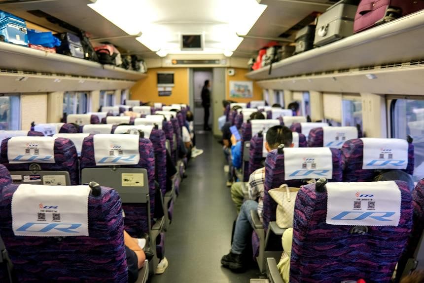 quietest time to travel by train