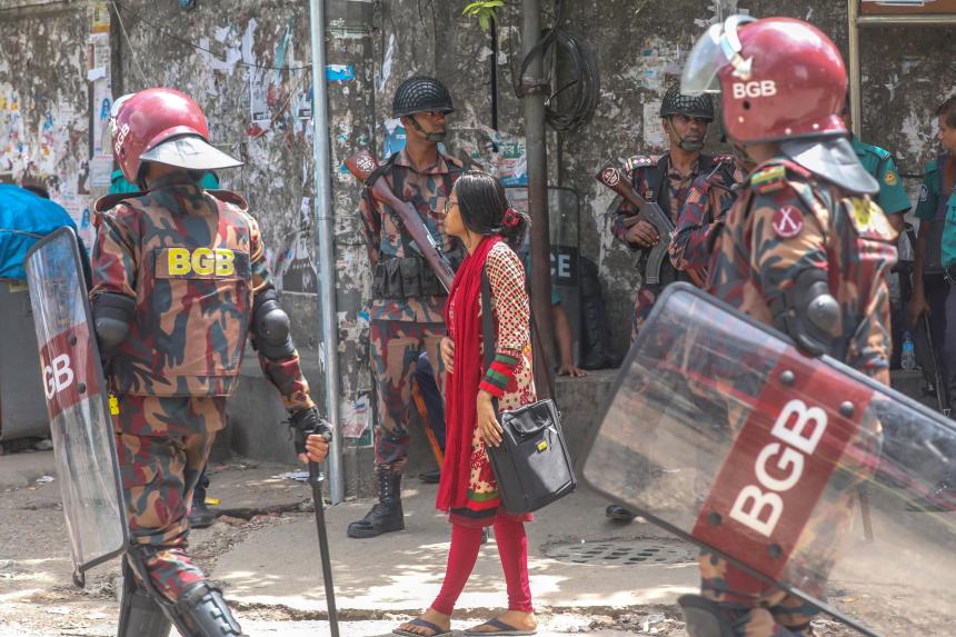Bangladesch stellt Internet wieder her, während Studenten Proteste gegen ...