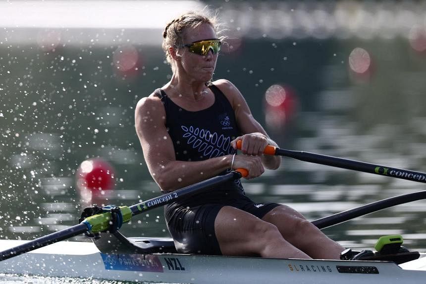 RowingKiwi Twigg through to Olympic semis after dominant display The