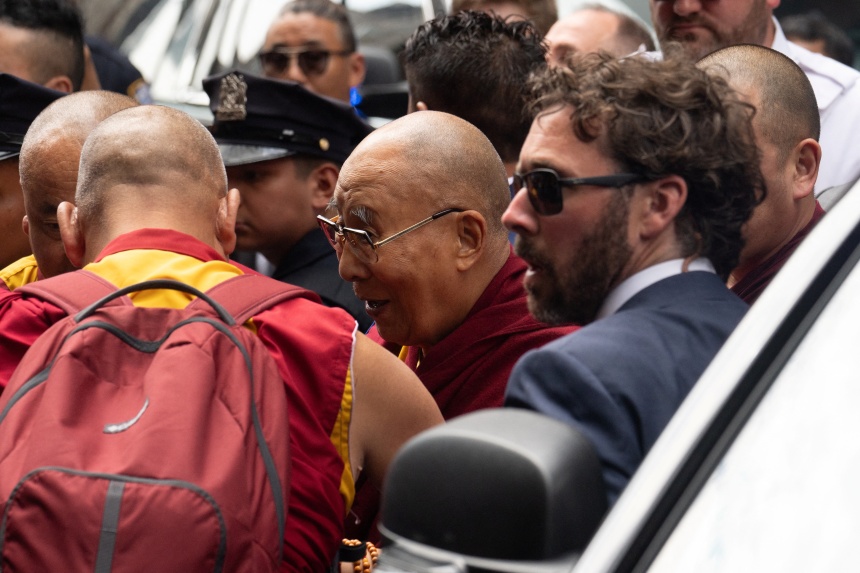 China opposes any country allowing Dalai Lama to visit, says foreign ministry
