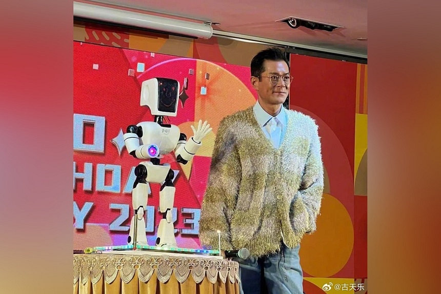 Actor Louis Koo warns fans about black market tickets for his birthday party