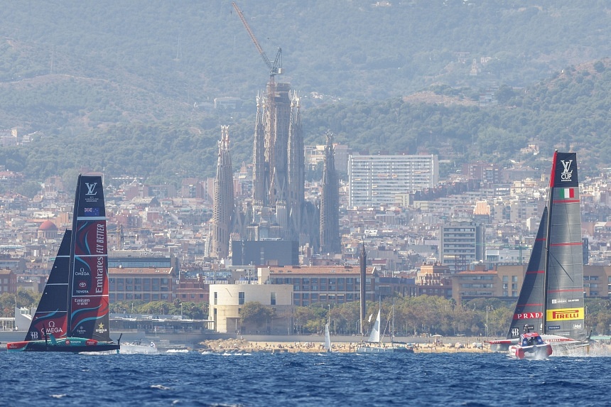 New Zealand rush to rebuild America’s Cup boat after crane crunch The