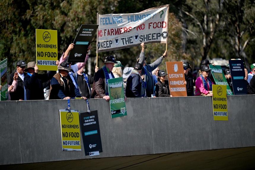 Australian farmers protest against animal, environment policies they