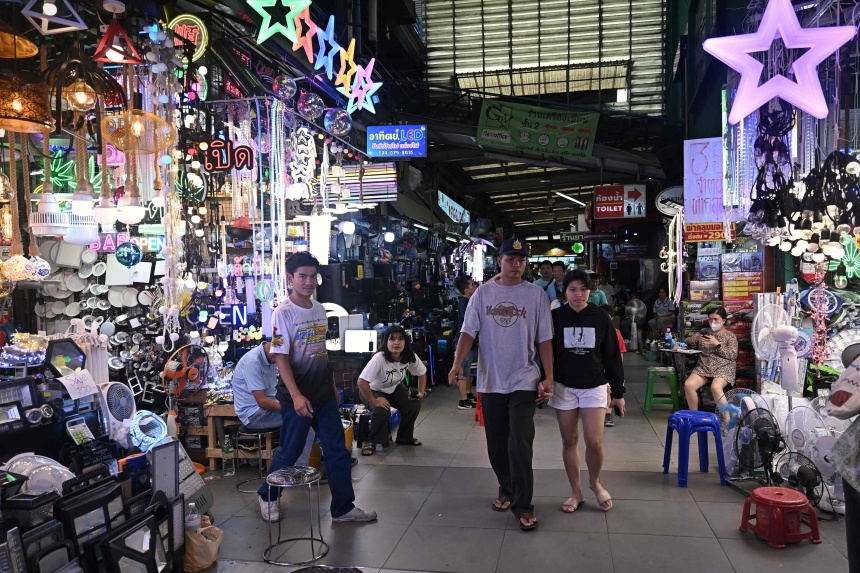 Thai approves 5.66b cash handout to spur economy The Straits