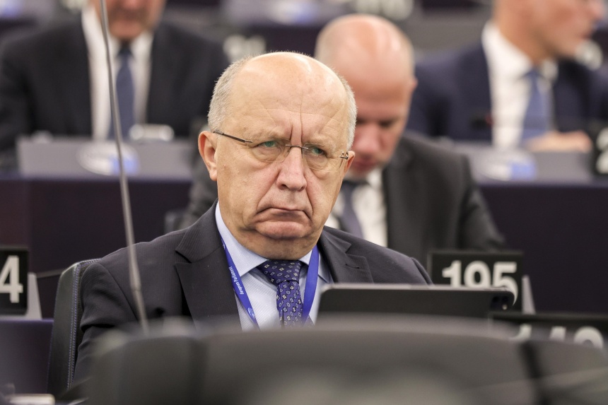 New EU defence chief to fight political battles with military edge