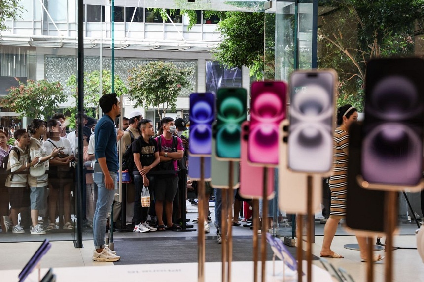 Apple’s iPhone 16 launches to cheers and applause as hundreds queue outside Orchard Road store