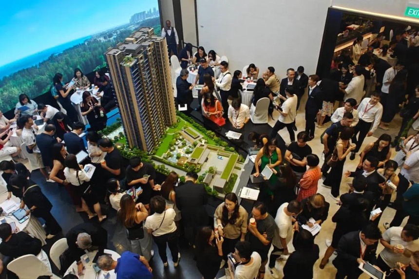 Private home prices post biggest quarterly fall as buyers go for