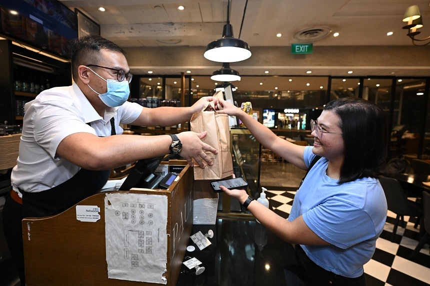 New app lets S'pore diners buy unsold food at big discount, helps cut food waste