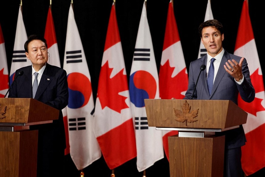 South Korea's Yoon, Trudeau warn over North Korea role in Ukraine war, Yoon's office says