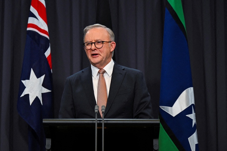 Australia PM Albanese denies directly asking ex-Qantas CEO for upgrades