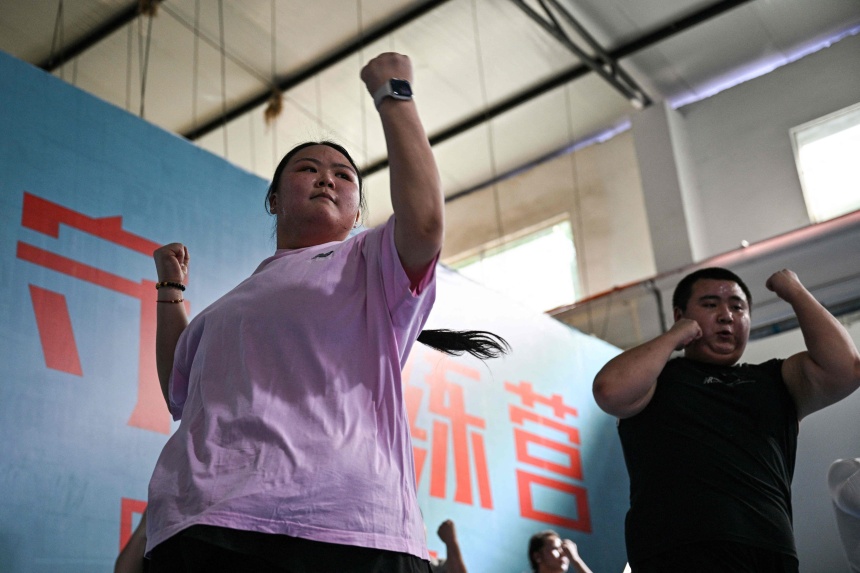 Chinese slimmers trim down at weightloss camps The Straits Times
