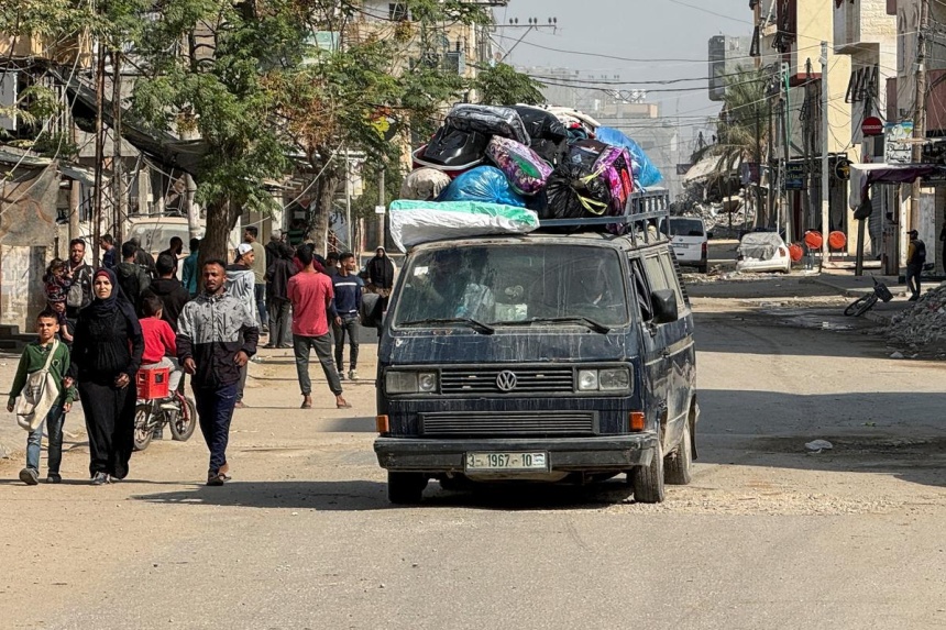 Israeli strikes kill 10 people in Gaza, keep up pressure on north