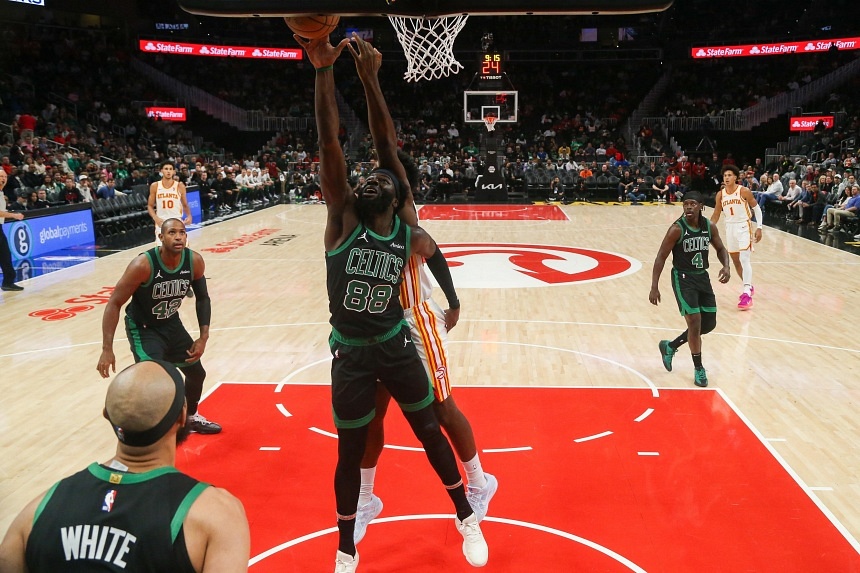 Trae Young of the Atlanta Hawks injures his rib and scores the lowest point of his career in the Boston Celtics game