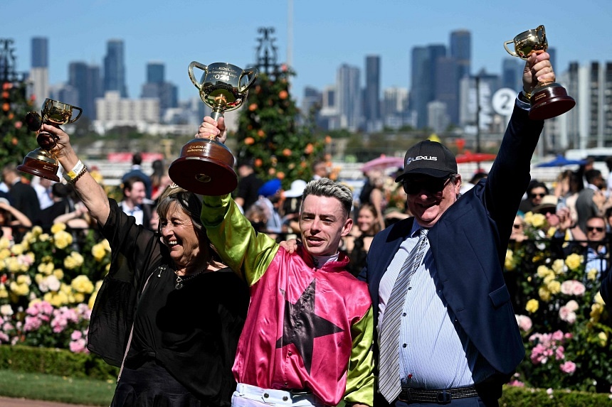 Horse racingJockey sings praises of Melbourne Cup winner Knight's