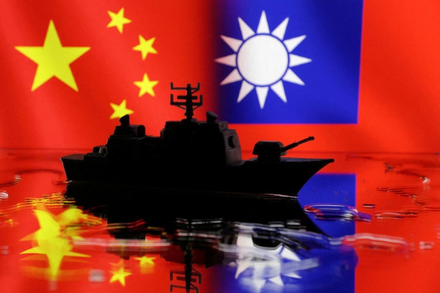 Taiwan reports near doubling of Chinese warships nearby